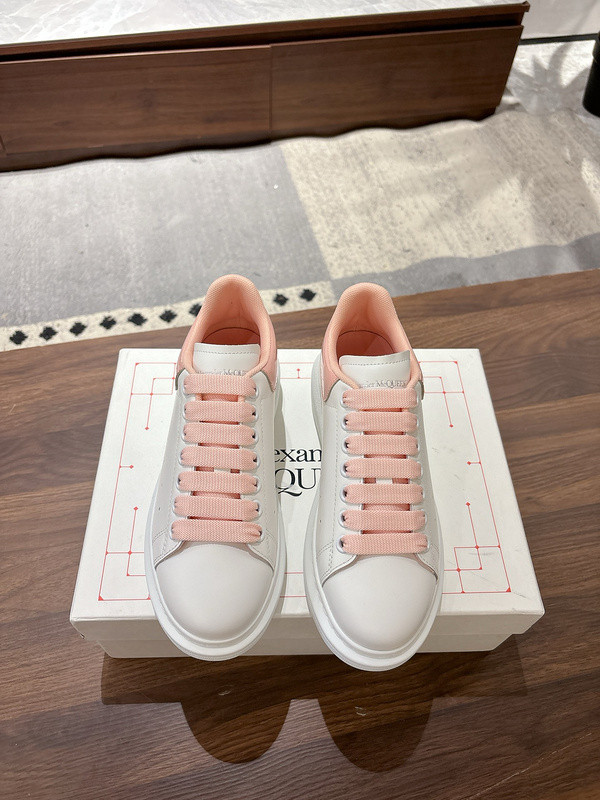 ALEXANDER MCQUEEN SNEAKER