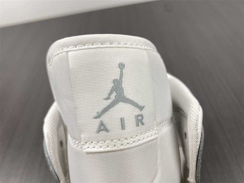 Jordan 1 Mid Wolf Grey Aluminum (W) BQ6472-105