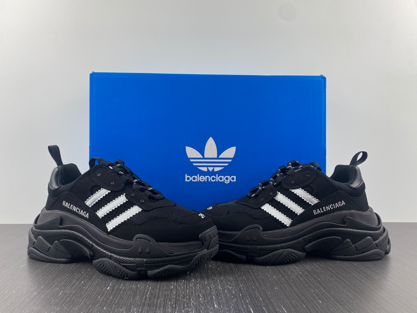 Ba*len*cia*ga triple s 712764 w2fw1 1004