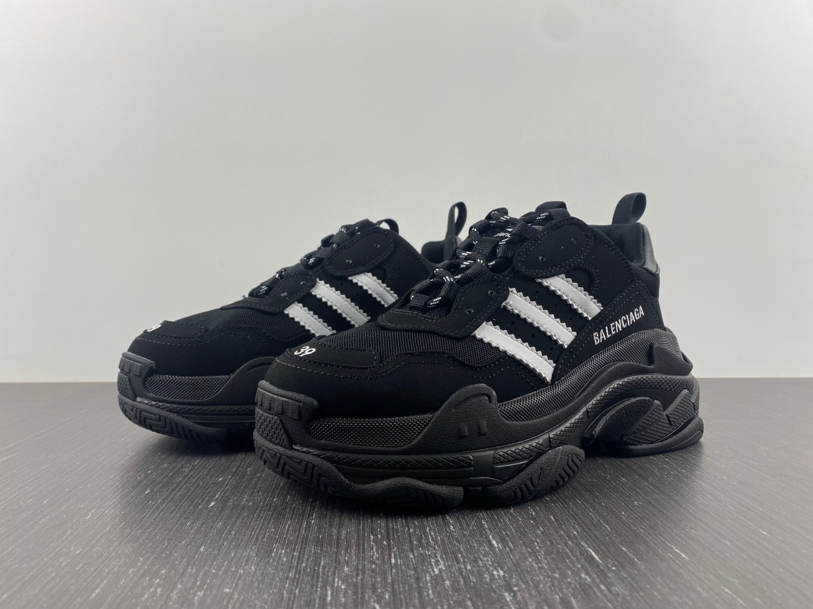 Ba*len*cia*ga triple s 712764 w2fw1 1004