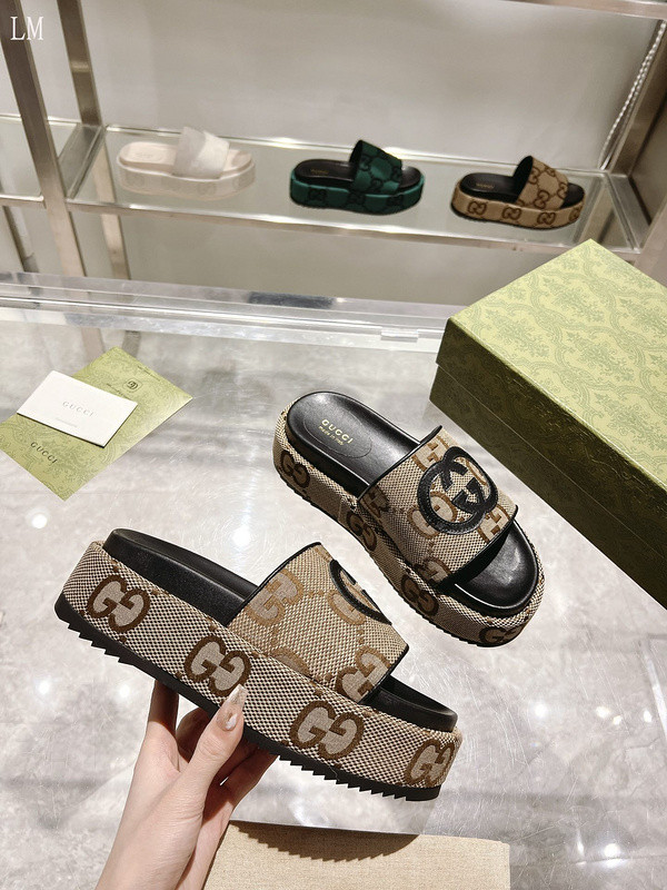 GUC LEATHER SLIDE