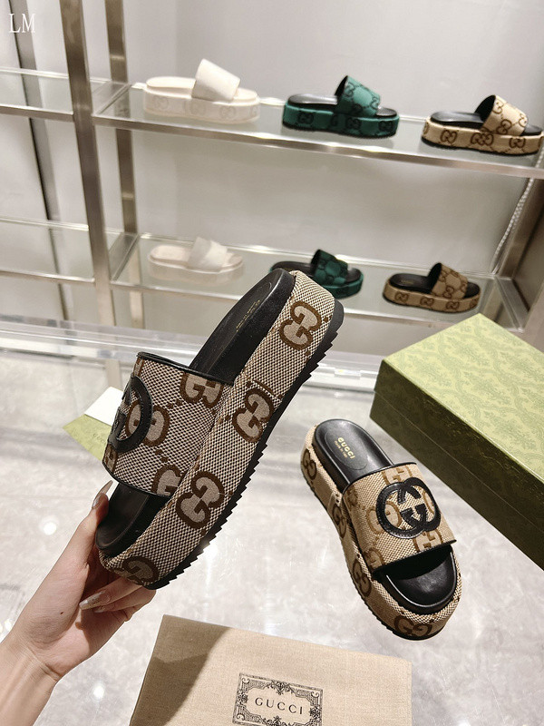 GUC LEATHER SLIDE