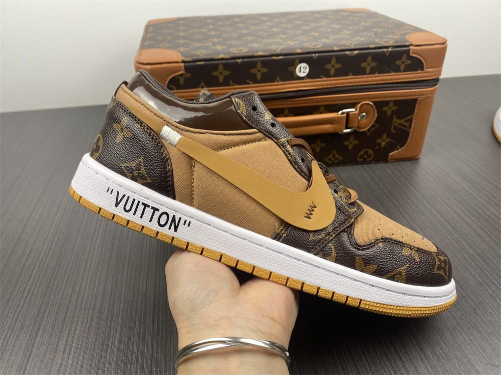 AIR JORDAN 1 LOW SNEAKERS