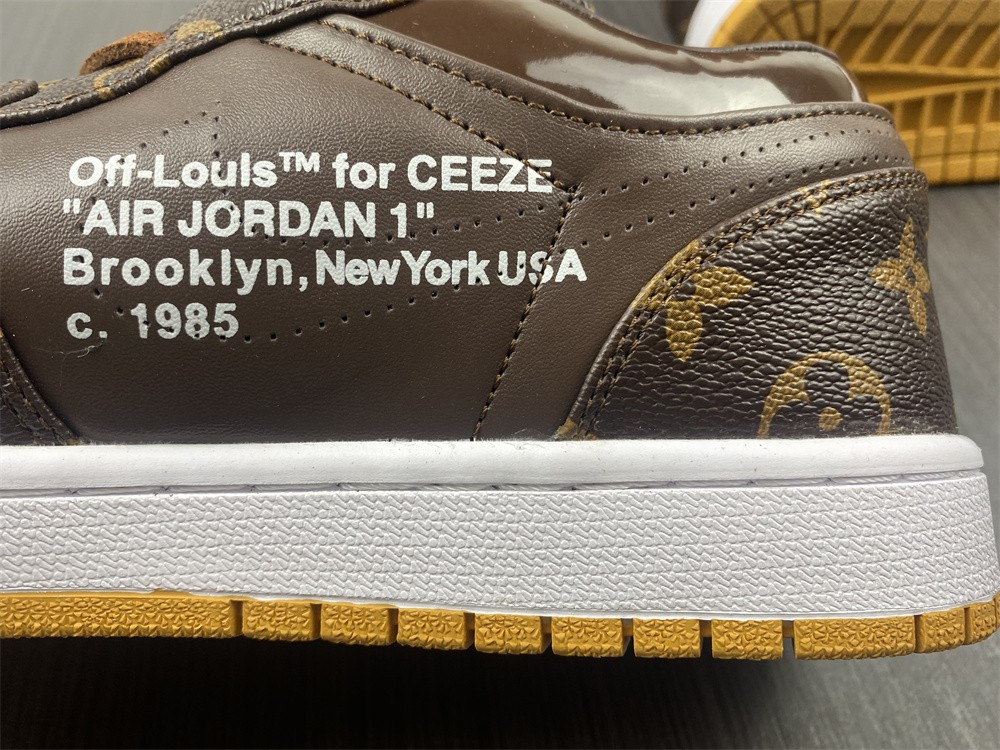 AIR JORDAN 1 LOW SNEAKERS