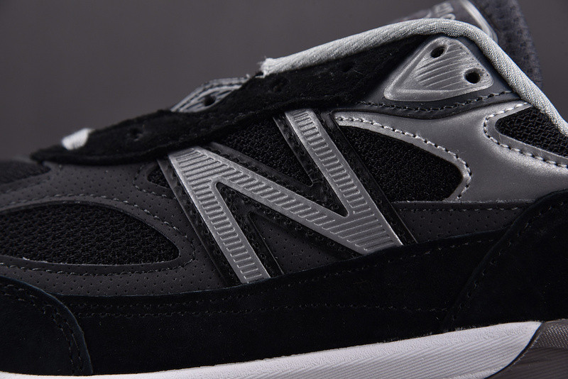 New Balance NB990 V6 M990BK6
