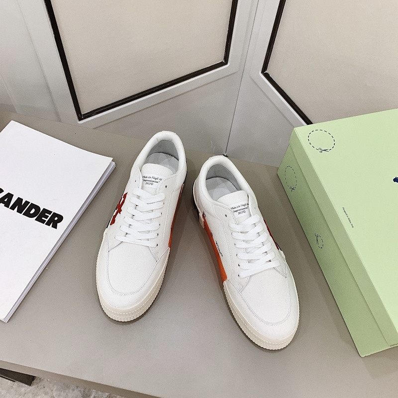 Off-White c/o Virgil Abloh