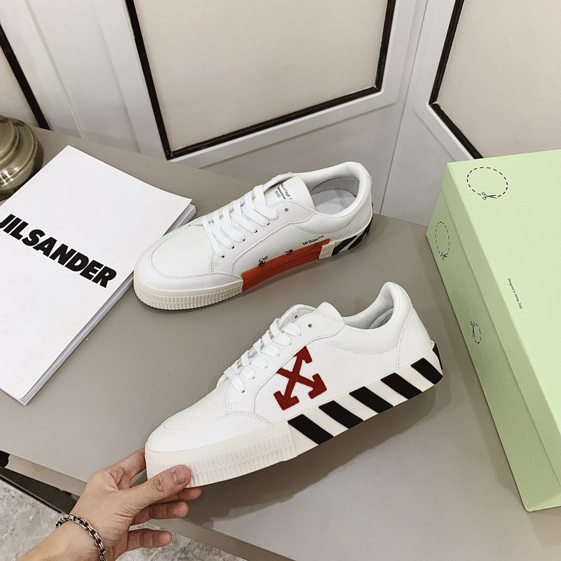 Off-White c/o Virgil Abloh