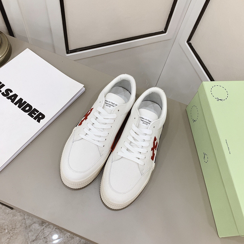 Off-White c/o Virgil Abloh