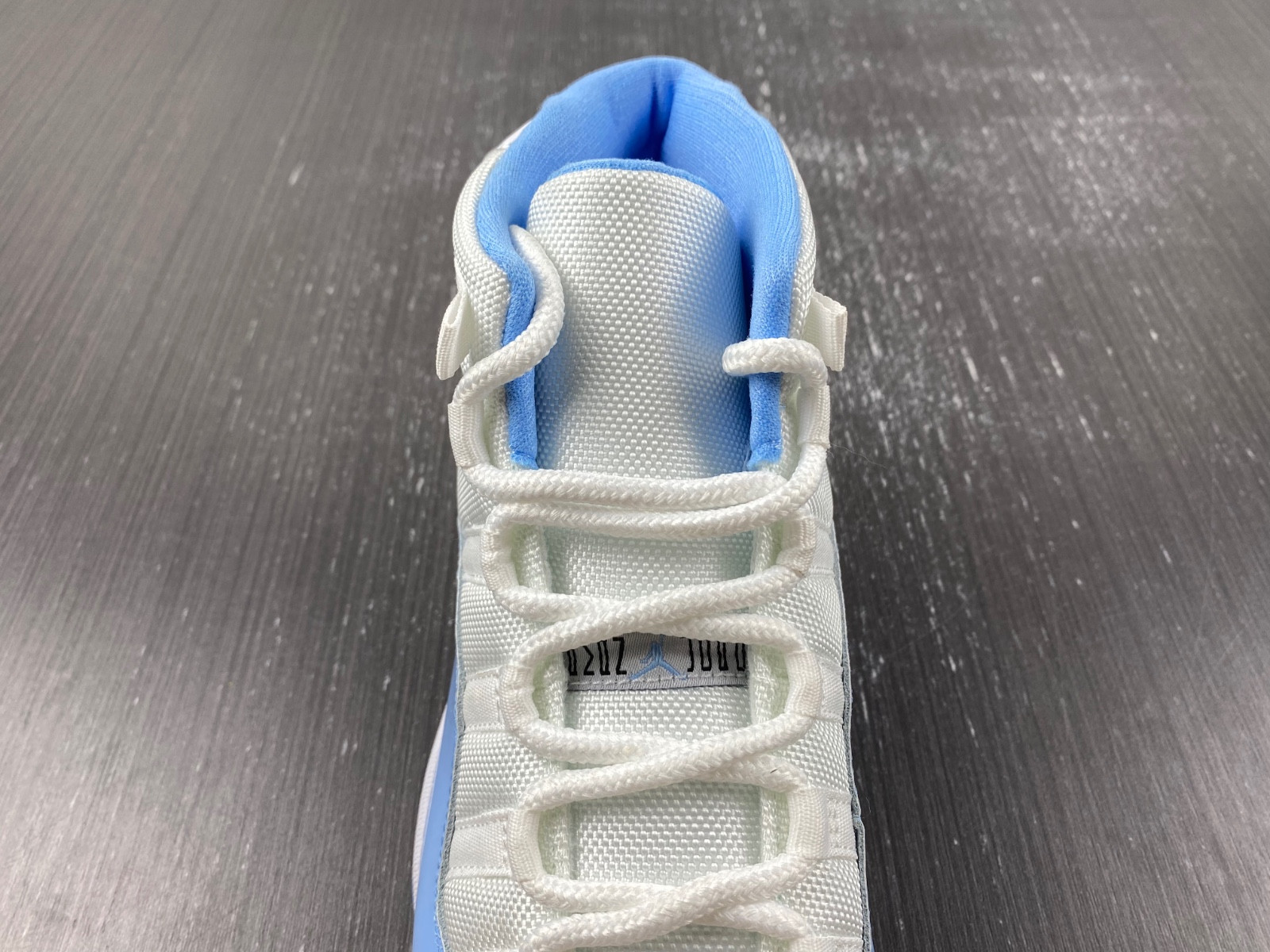 Air Jordan 11 WMNS CT8012-141