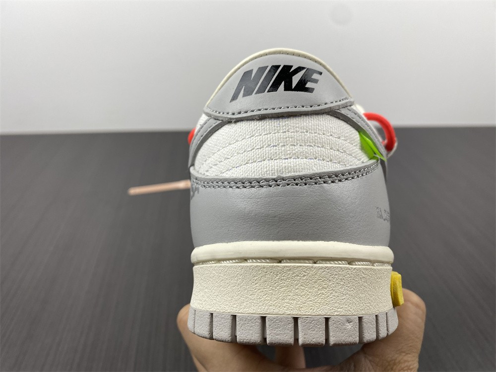 NIKE DUNK LOW OW LOT 6 OF 50 DM1602-110