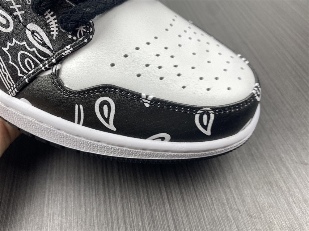 AIR JORDAN 1 LOW BLACK WHITE GREY 553558-040
