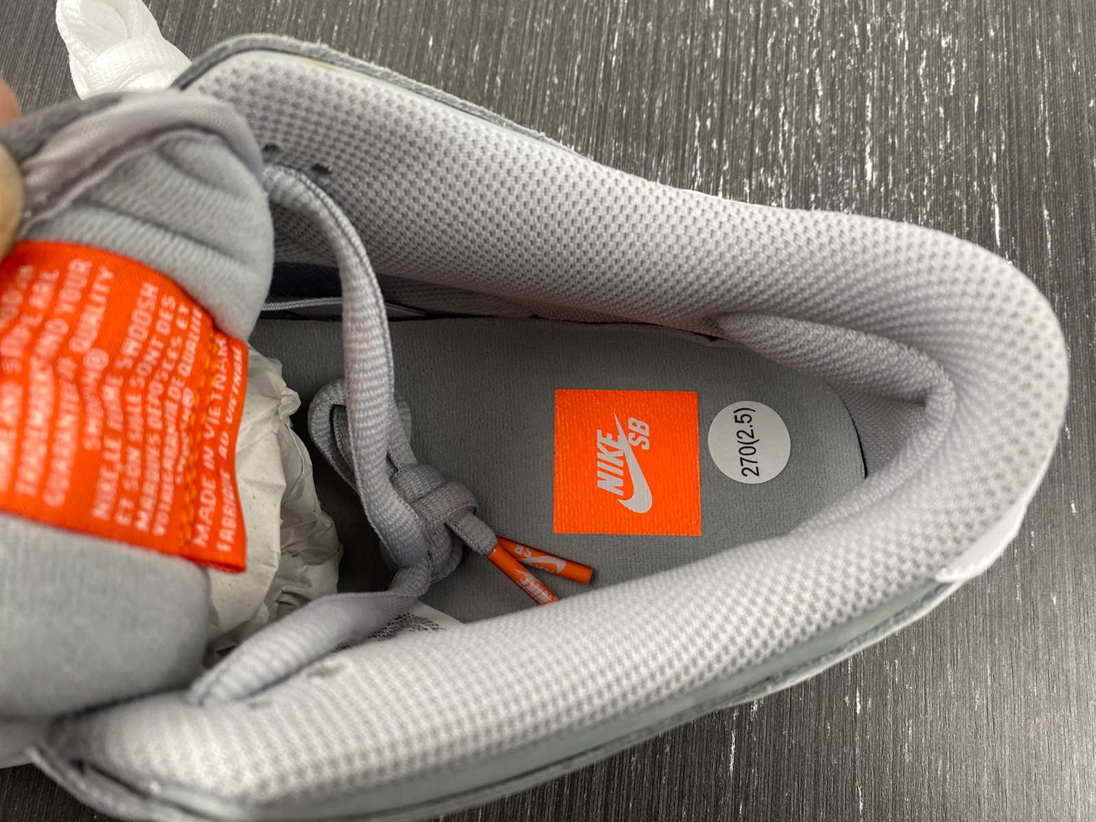 Nike SB Dunk Low “Grey Gum” DV5464-001