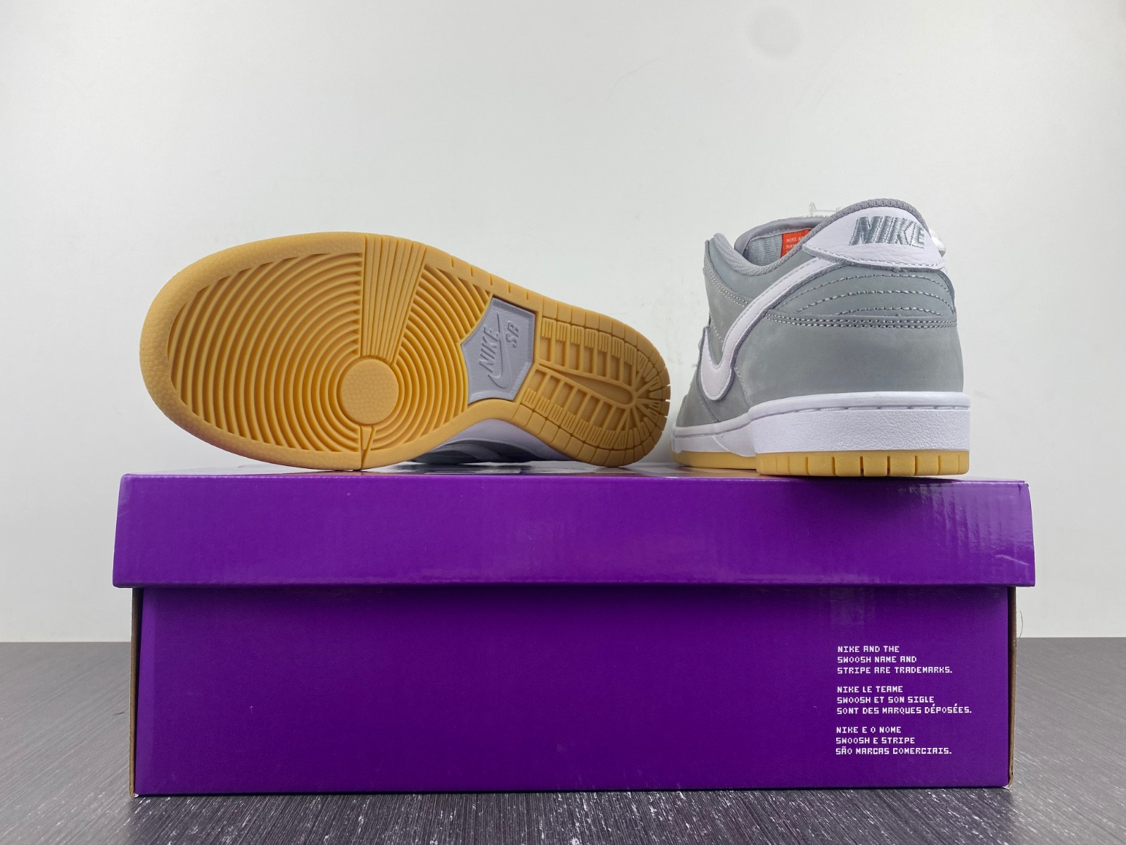 Nike SB Dunk Low “Grey Gum” DV5464-001