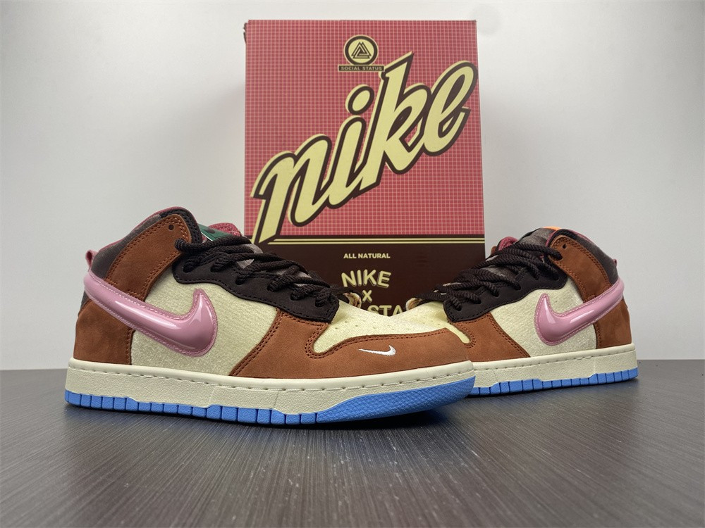 Social Status x Dunk Mid 