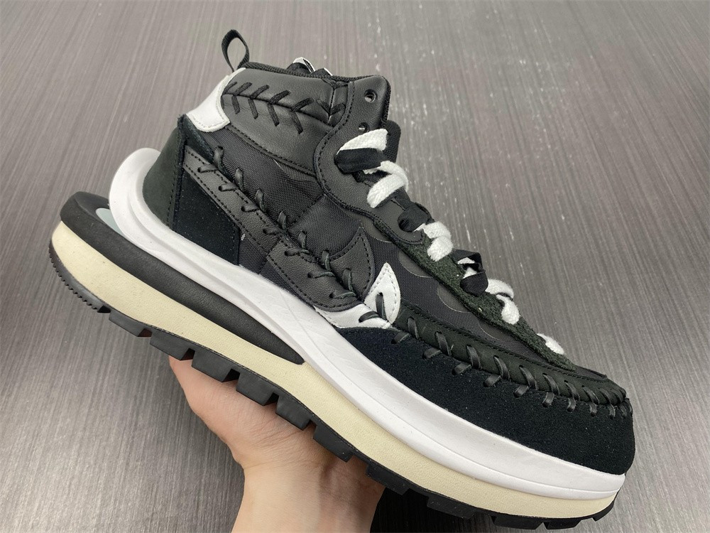Nike Vaporwaffle sacai Jean Paul Gaultier Black White DH9186-001
