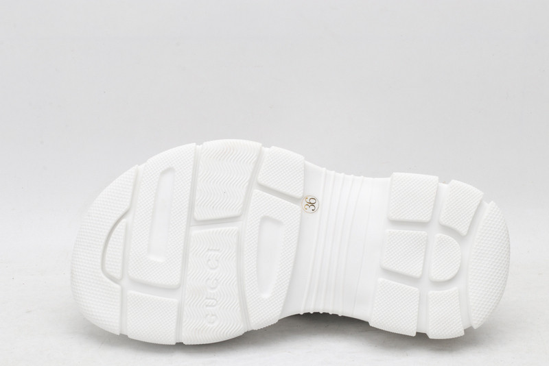 GUC LEATHER SLIDE