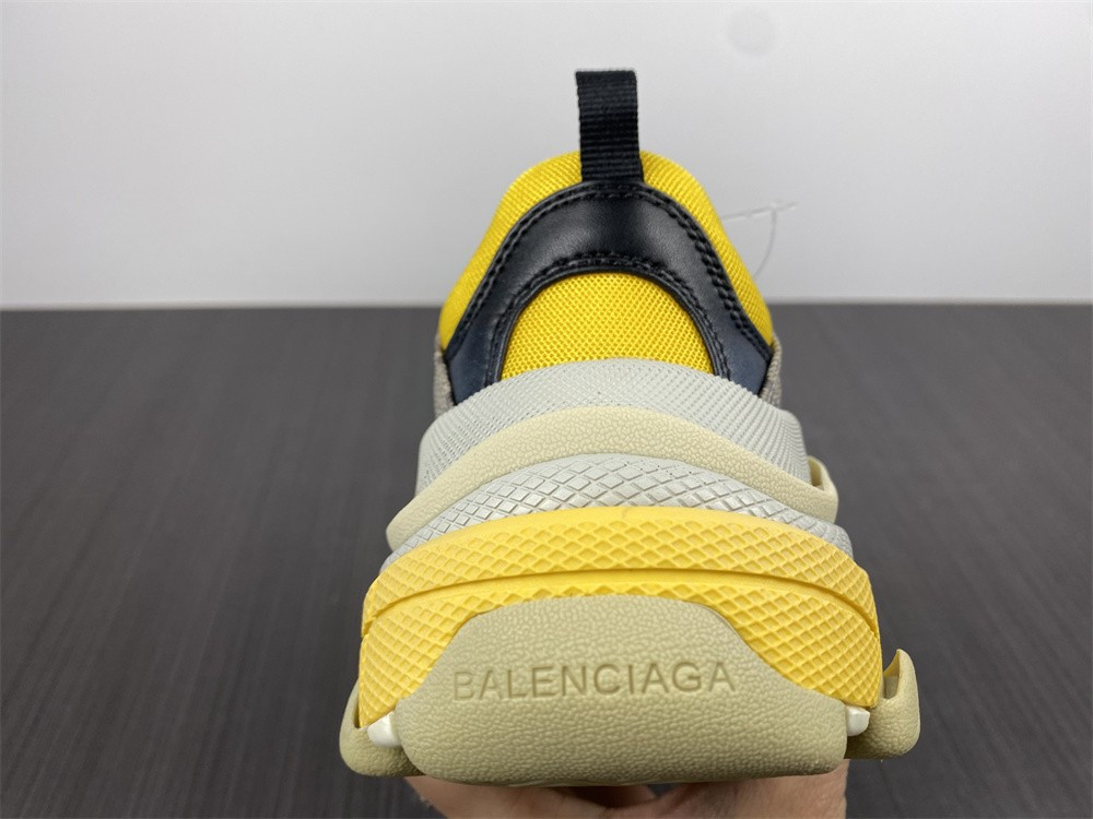 Ba*len*cia*ga triple s 683067 umo20 9766