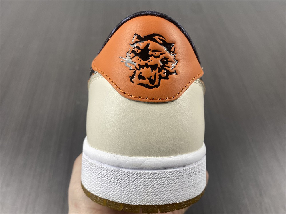 JORDAN 1 LOW OG YEAR OF THE TIGER DH6932-100