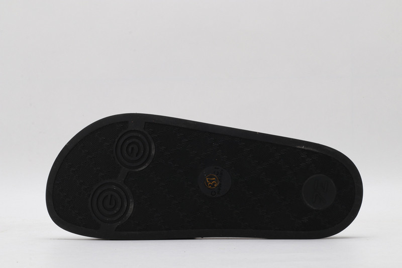 GUC LEATHER SLIDE