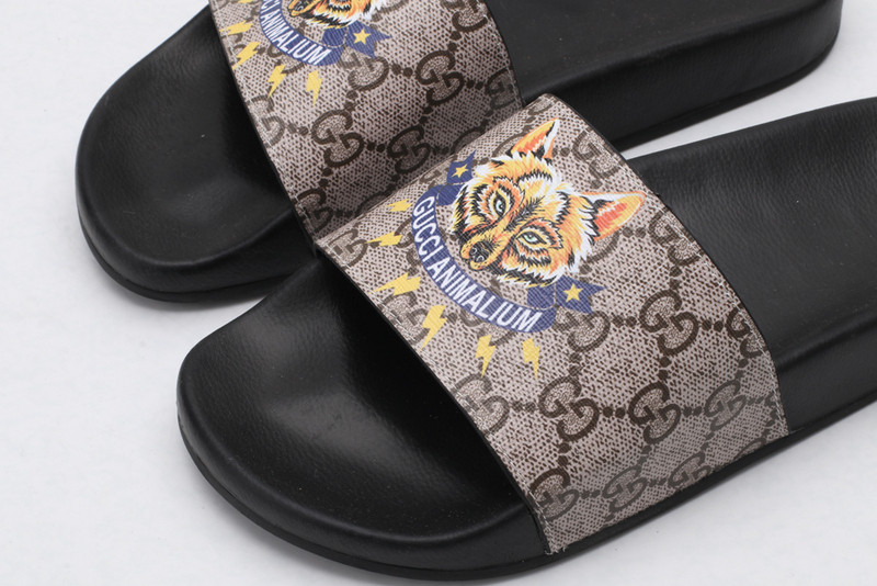 GUC LEATHER SLIDE