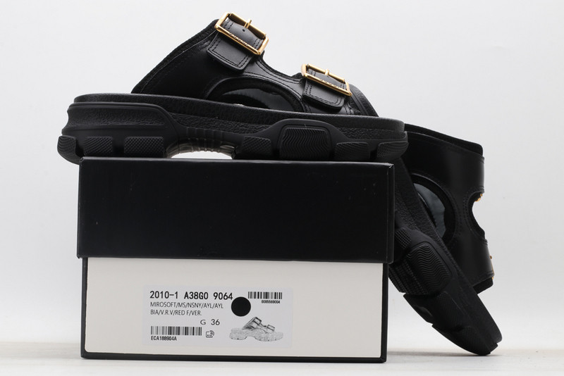 GUC LEATHER SLIDE