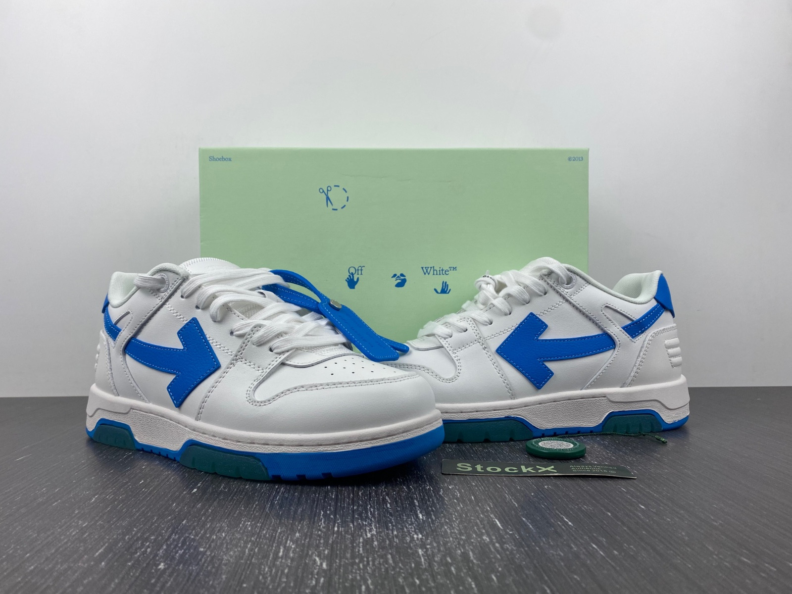 Off-White c/o Virgil Abloh