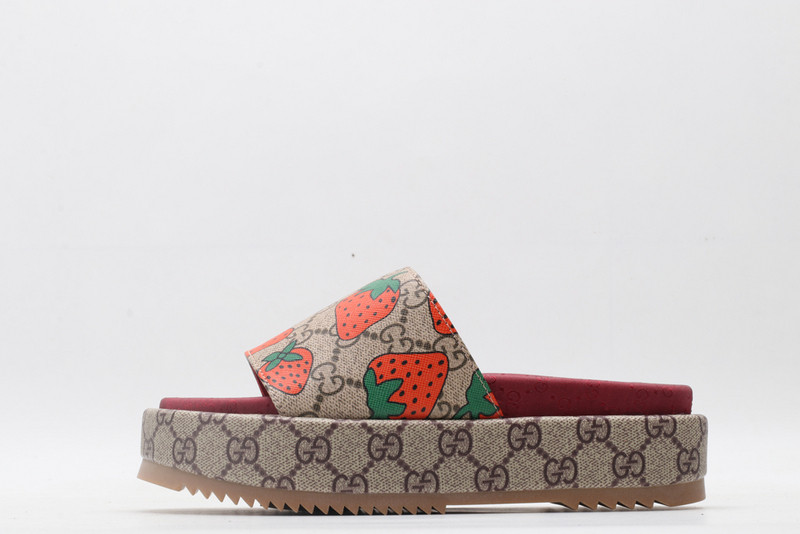 GUC LEATHER SLIDE