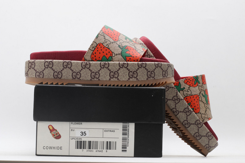 GUC LEATHER SLIDE