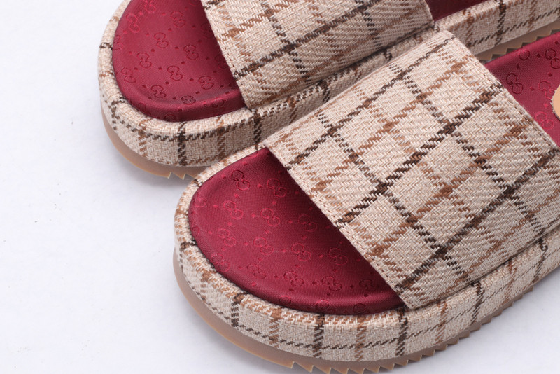 GUC LEATHER SLIDE