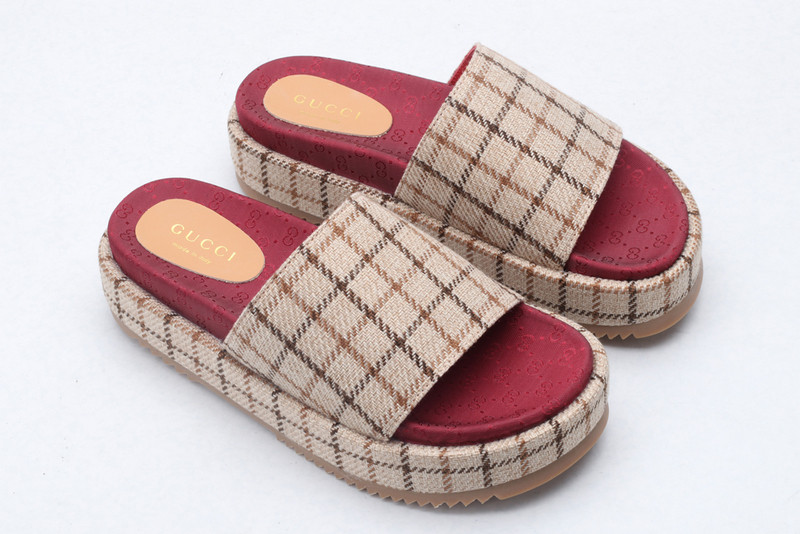 GUC LEATHER SLIDE