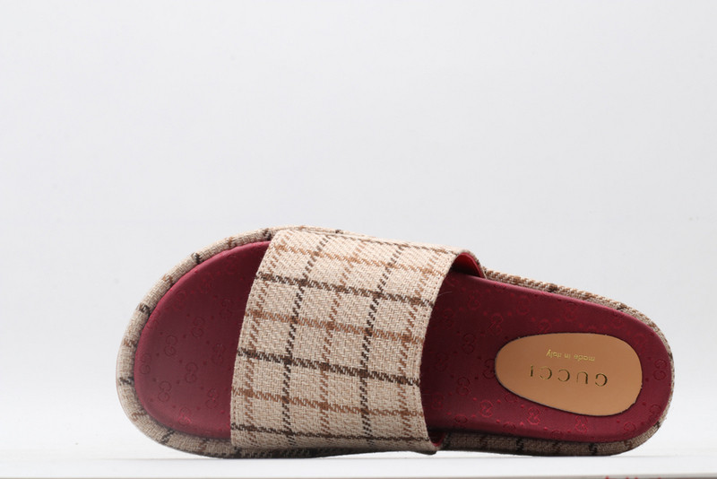 GUC LEATHER SLIDE