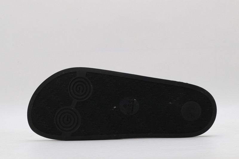 GUC LEATHER SLIDE