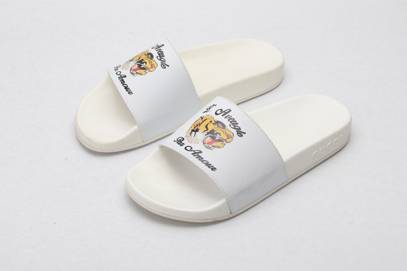 GUC LEATHER SLIDE