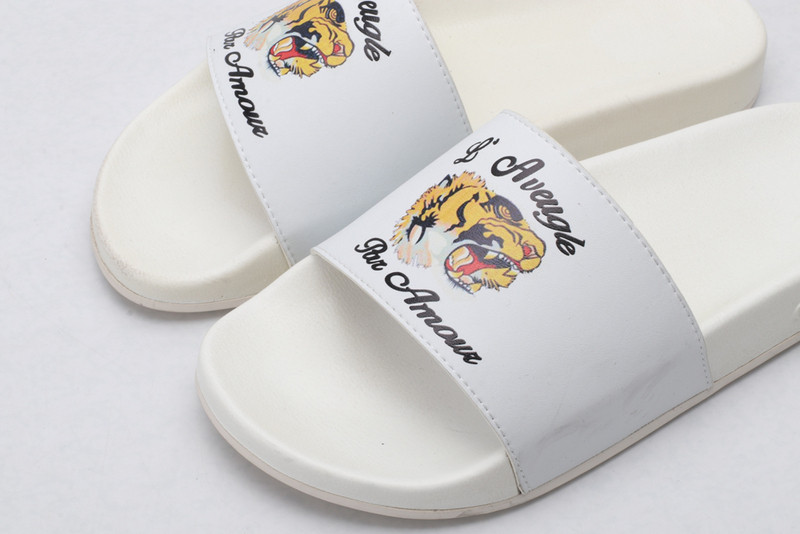GUC LEATHER SLIDE