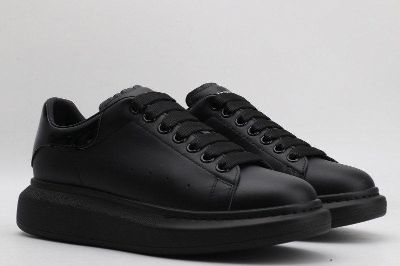 ALEXANDER MCQUEEN SNEAKER