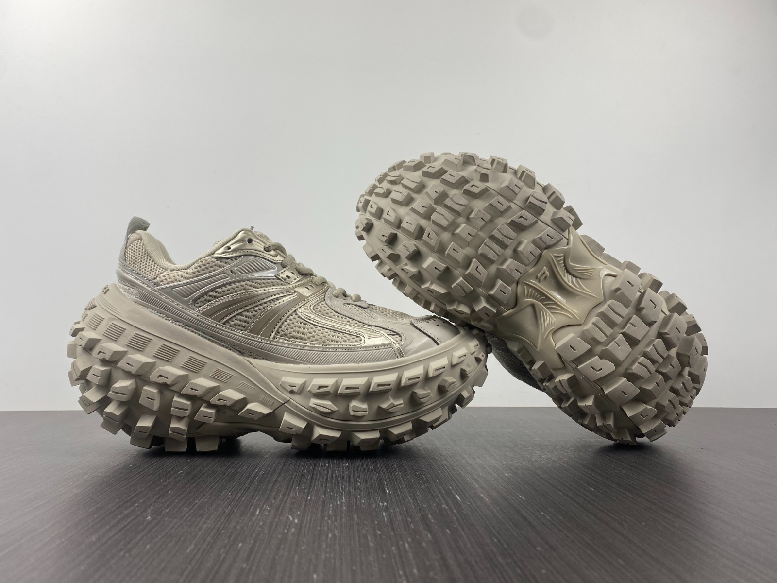 Ba*len*cia*ga bouncer chunky-sole sneakers