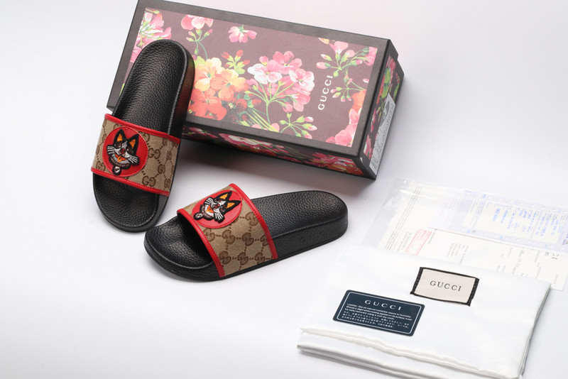 GUC LEATHER SLIDE