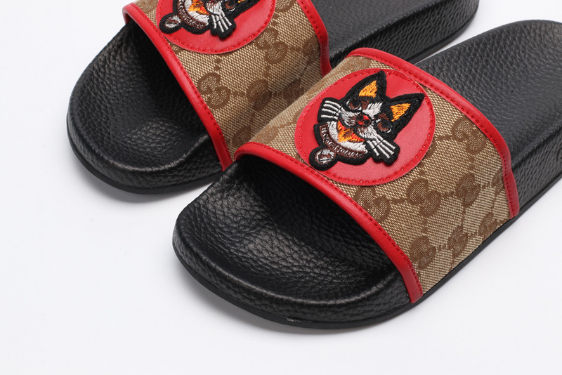 GUC LEATHER SLIDE