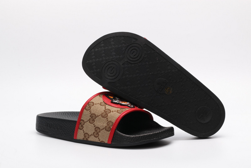 GUC LEATHER SLIDE