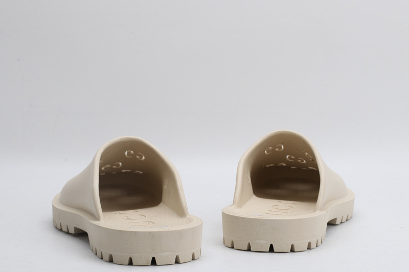 GUC LEATHER SLIDE