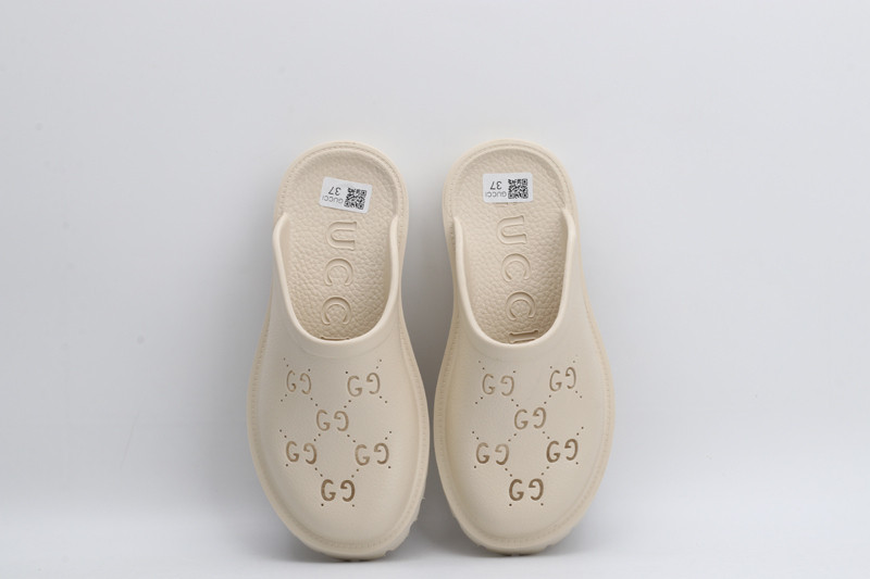 GUC LEATHER SLIDE