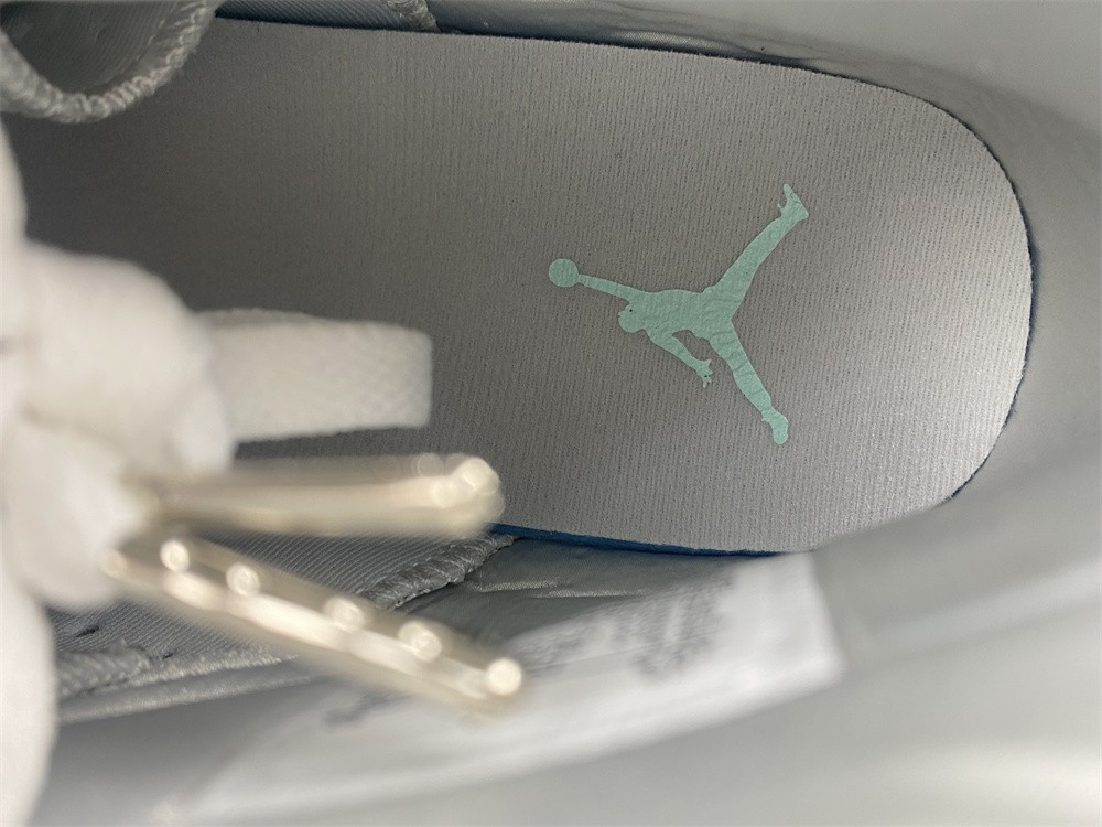 Air Jordan 6 WMNS “Mint Foam” DQ4914-103