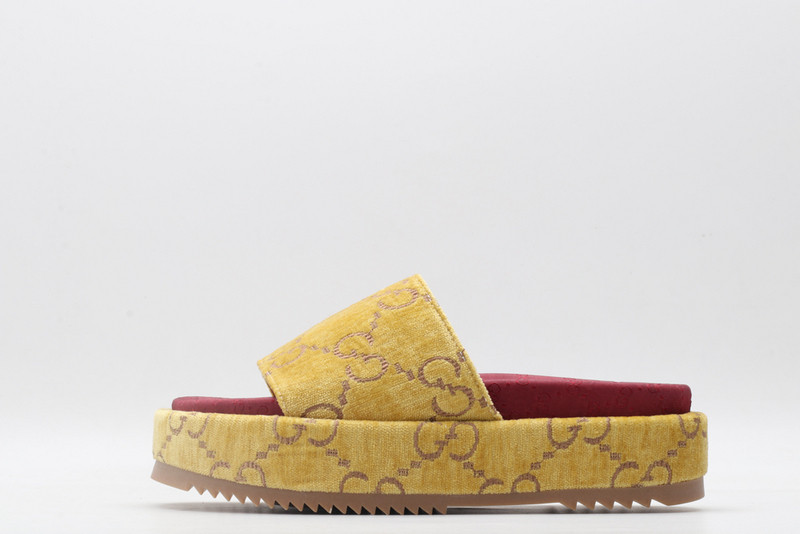 GUC LEATHER SLIDE