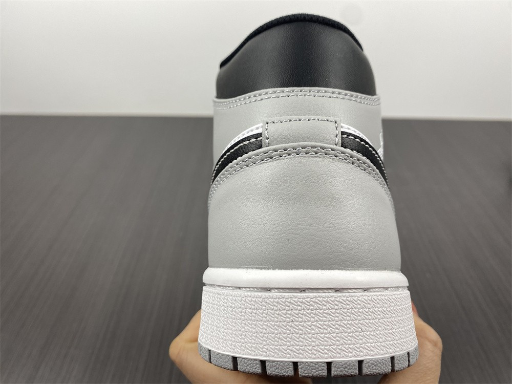 AIR JORDAN 1 MID “LIGHT SMOKE GREY” 554724-078