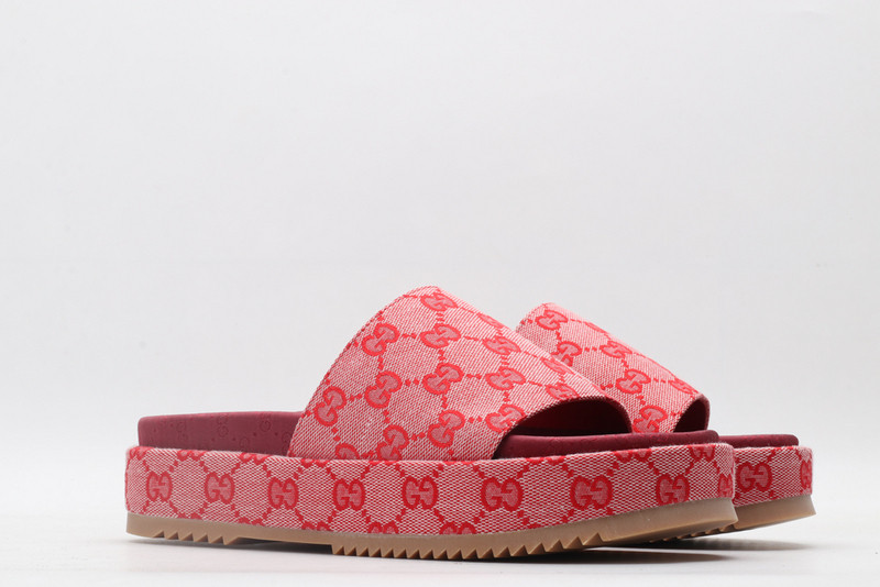 GUC LEATHER SLIDE