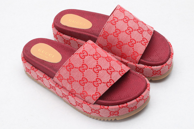 GUC LEATHER SLIDE