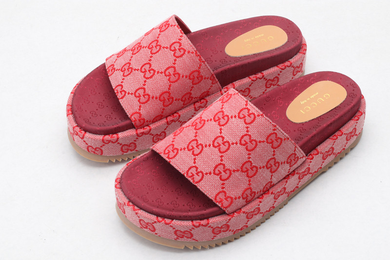 GUC LEATHER SLIDE