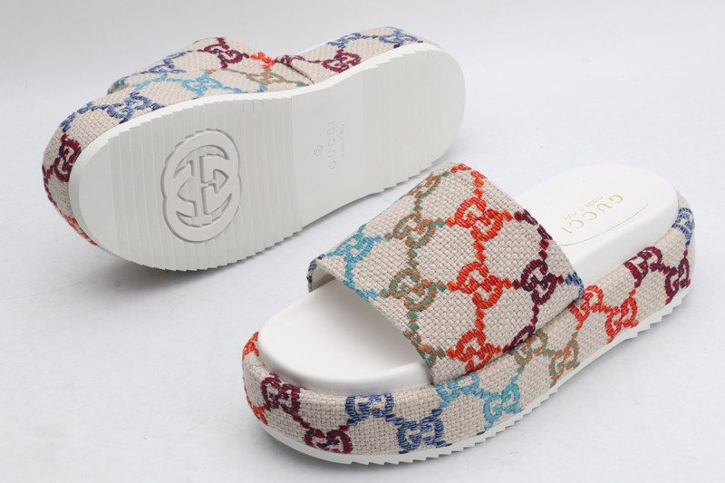 GUC LEATHER SLIDE