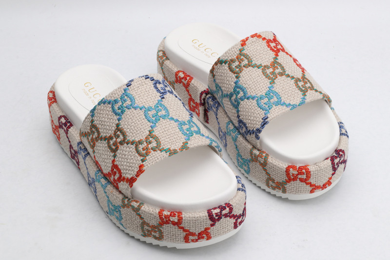 GUC LEATHER SLIDE