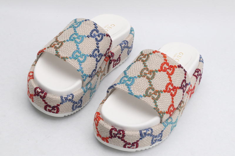 GUC LEATHER SLIDE